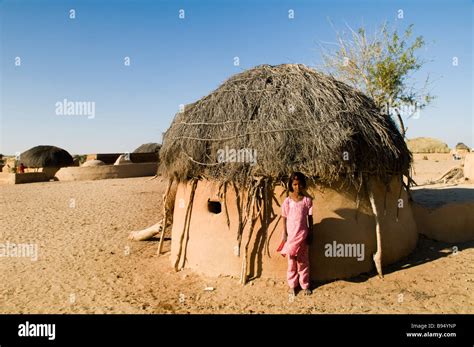 A small remote village in the desert of Rajasthan, India Stock Photo - Alamy