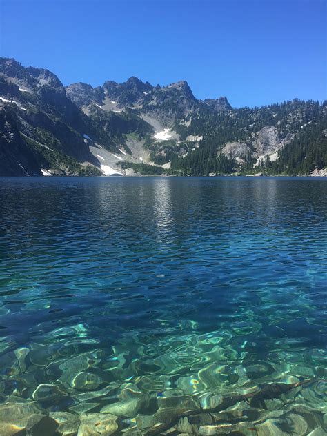 Clear water of Snow Lake in summer, Washington Cascades [OC] [3024x4032 ...