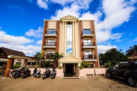 LE ROYAL PALACE - Updated 2024 Hotel Reviews (Antsirabe, Madagascar)