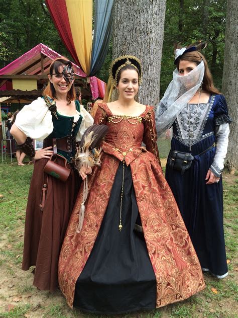 Renaissance Faire Wench - Trove Costumes