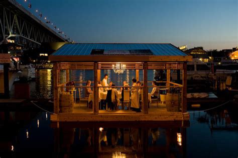 Floating Restaurants: The Next Trend in Hospitality Industry