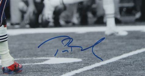 Tom Brady Signed Patriots 16x20 Photo (TriStar Hologram) | Pristine Auction