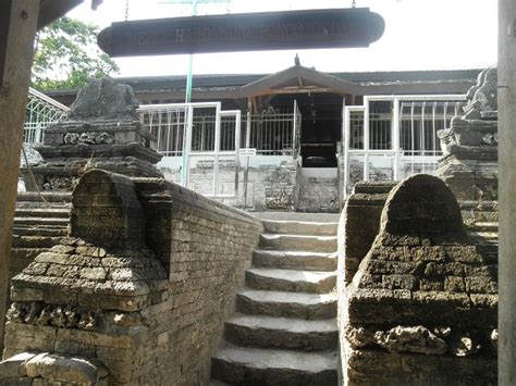 SENI LAMA MELAYU (MALAY OLDEN ART): Makam (Tomb of) Sunan Drajat