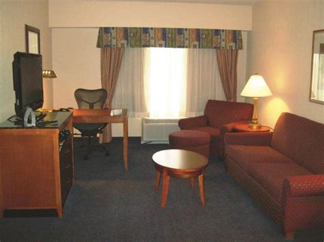 Hilton Garden Inn Akron-Canton Airport | Convenient Park, Stay & Fly Near CAK Airport - Park ...