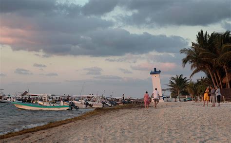 10 Things to do at the beach in Puerto Morelos, Mexico • farflungtravels.com