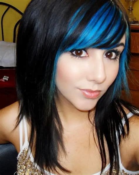 Top 25 Blue Hair Streaks Ideas for Girls – SheIdeas