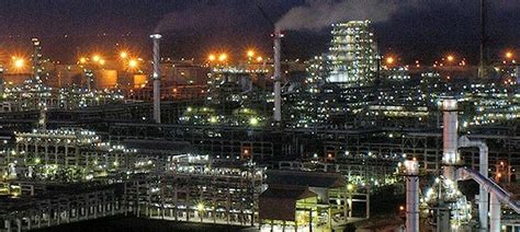 Jamnagar Refinery , Gujarat It is a private sector crude oil refinery ...