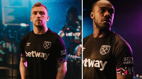 The Hammers in black! West Ham release sleek 2022-23 away kit | Goal ...