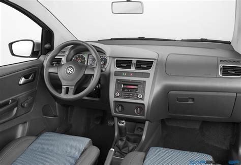 VW Fox 1.6 Bluemotion 2013 com ar, direção e ABS tem preço de R$ 39.708 reais