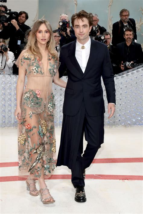 Suki Waterhouse and Robert Pattinson – Met Gala 2023 • CelebMafia