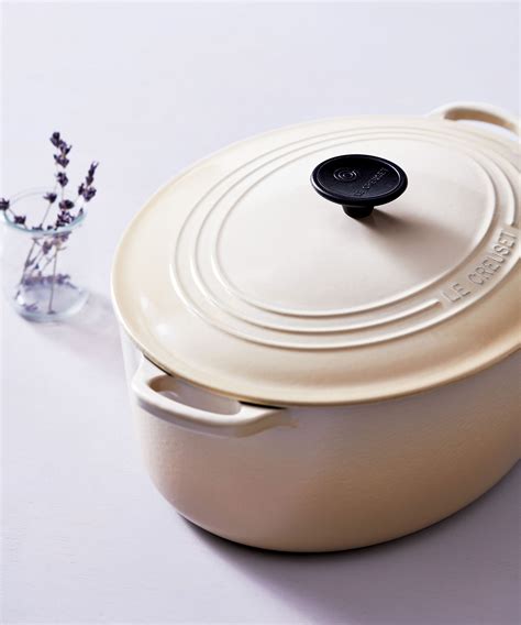 Le Creuset Is Re-Introducing A Retired Color | Le creuset, Pretty cookware, Creuset