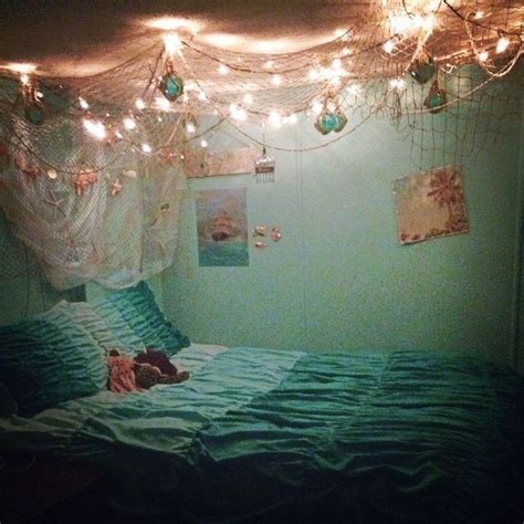 40 Cute And Beautiful Mermaid Themes Bedroom Ideas For Your Children | Ocean room, Sea bedrooms ...