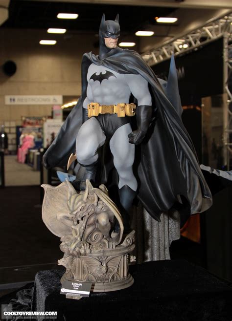 The Batman Universe – CCI 2013: Sideshow Collectibles Booth