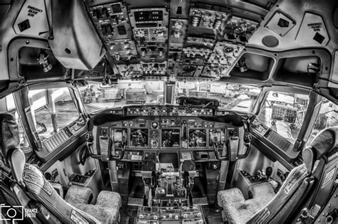 737 700 Cockpit