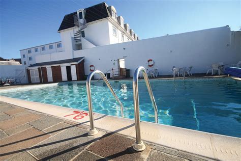 The Norfolk Hotel Pool: Pictures & Reviews - Tripadvisor