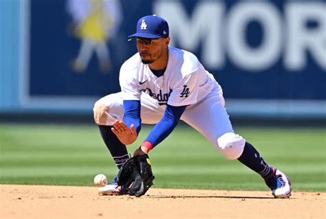 Dodgers: Would LA Consider a Partial Utility Role for Mookie Betts? | Dodgers Nation