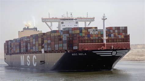 Suez Canal traffic briefly stopped after oil tanker loses power | World ...