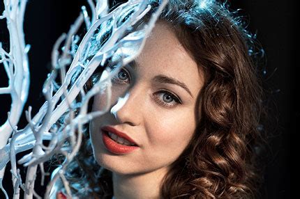 Regina Spektor Covers Radiohead's "No Surprises" - SPIN