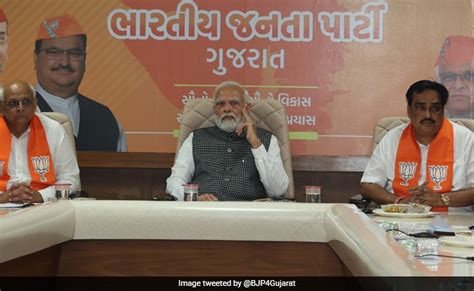 PM Modi Holds Meeting With BJP Leaders In Gujarat Before Concluding Visit