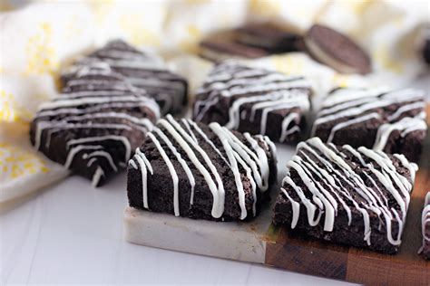 The Best No Bake White Chocolate Oreo Bar Recipe