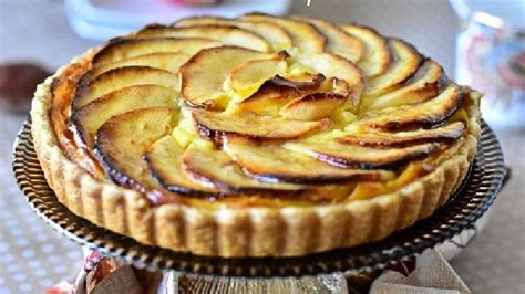 Tarte aux pommes avec crème pâtissière