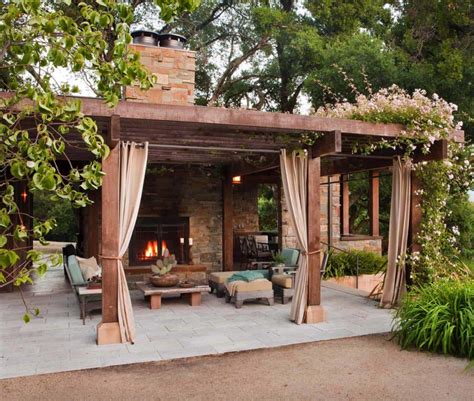 40 Best Patio Designs with Pergola and Fireplace - Covered Outdoor ...