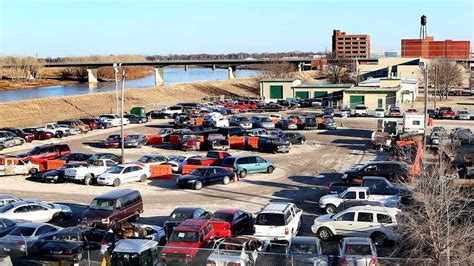 Topeka police to close impound lot.