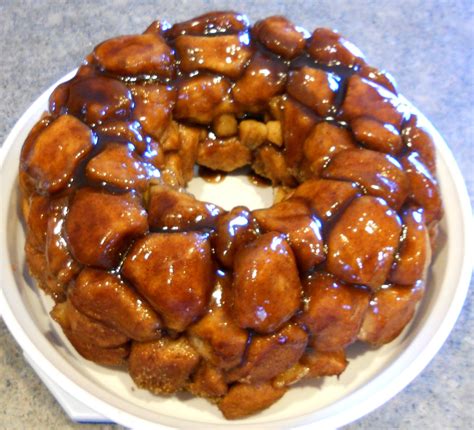 crazylou: Tasty Tuesday--Apple Cinnamon Monkey Bread