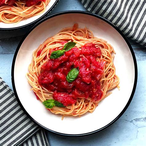 Spaghetti With Tomato Sauce