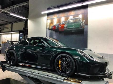 Forest Green Metallic 2018 Porsche 911 GT3 Was Built for the Nurburgring - autoevolution