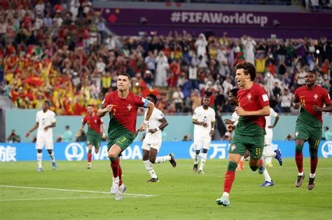 Ronaldo makes World Cup history as Portugal edge Ghana 3-2 | Daily Sabah