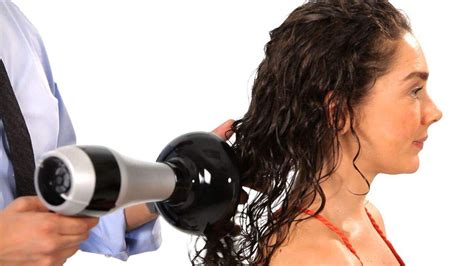 How To Blow Dry Curly Hair - Hairstyle Guides