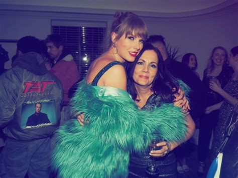 Taylor Swift Updates 💜 on Twitter: "📲| @LoriMcKennaMA shares #GRAMMYs afterparty photos with ...