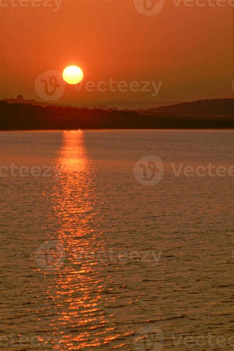 Sunrise over Lake 3365086 Stock Photo at Vecteezy