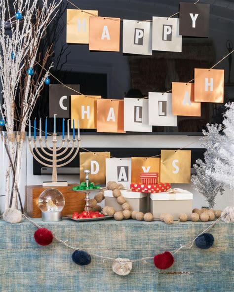 How to Throw a Chrismukkah Party | Chrismukkah party, Chrismukkah decorations, Chanukah party