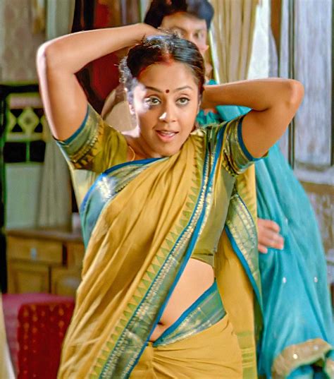 Jyothika navel pic from Chandramukhi : r/NavelNSFW