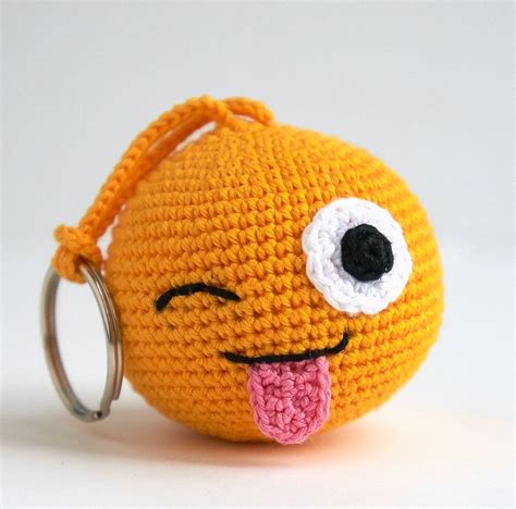 Keychain emoji | Crochet keychain pattern, Handmade yarn, Crochet dolls