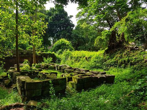 Abandoned Temples in Siem Reap, Cambodia