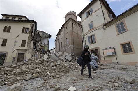 Thousands displaced by earthquakes in central Italy