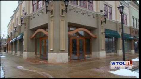 Levis Commons issues statement on vacant storefronts | wtol.com