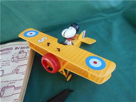 1970 PEANUTS SNOOPY SOPWITH CAMEL MODEL KIT W/ BOX INSTRUCTIONS PARTS MONOGRAM | eBay