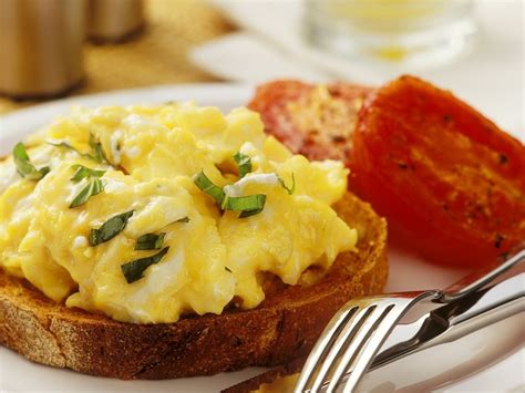 Scrambled Eggs on Toast recipe | Eat Smarter USA