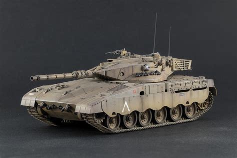 Tamiya Merkava 1/35. Bought an airbrush and wanted to practice on something cheap. : r/modelmakers