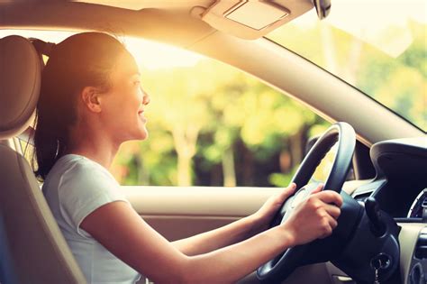 Women less distracted than men while driving | Times Knowledge India