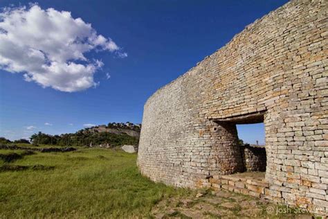 The Great Zimbabwe Masvingo Province, Zimbabwe. 11th Century - 15th ...