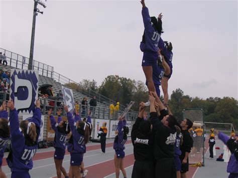 University of Western Ontario Cheer - UWO_vsQueens2005_02