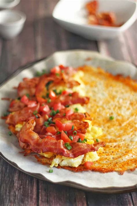 Keto Bacon and Egg Breakfast Quesadilla | Easy Keto Breakfast Recipe