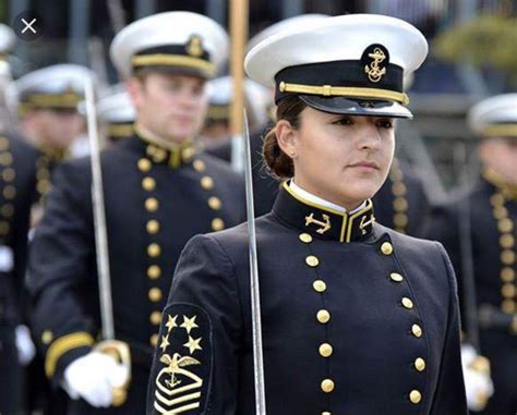 Unite States Naval Academy Midshipman in Parade Dress : r/uniformporn