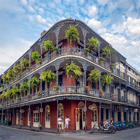 Hotel Near French Quarter - 9-minute drive from Magnolia New Orleans