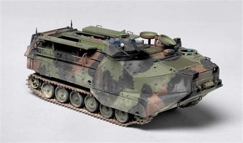 HobbyBoss 1/35 scale AAVP7A1 Assault Amphibious Vehicle, Personnel ...